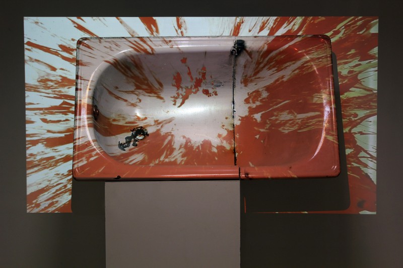 Against War/2014 / Video projection on bathtub/ Dimension variable