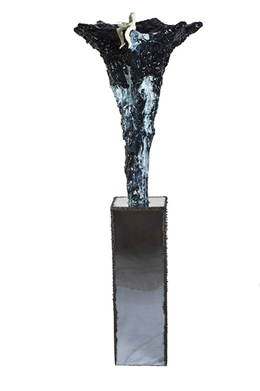 Eruption from No Mind series/metal, plaster, synthetic resin, chromed metal, modeling clay, acrylic with transparent color coating/150x50x50 cm